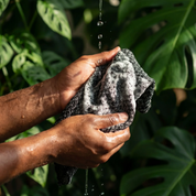 PROTAGONIST EXFOLIATING ANTIBACTERIAL SHOWER TOWEL